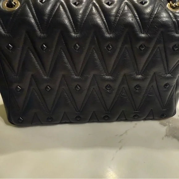 Black Quilted Chain Shoulder Bag, It literally used it 2 times . - Picture 6 of 11